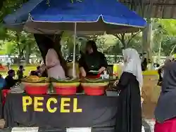 Pedagang di Ragunan Berterima Kasih Telah Memperoleh Keuntungan Lebih di Masa Libur Lebaran